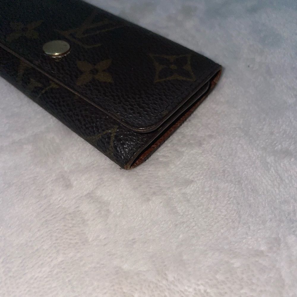 Authentic Louis Vuitton 4 Key Wallet - Picture 5 of 13
